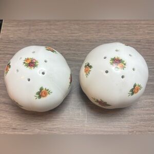 Vintage Royal Albert Old Country Roses Salt And Pepper Shakers | Fine Bone China